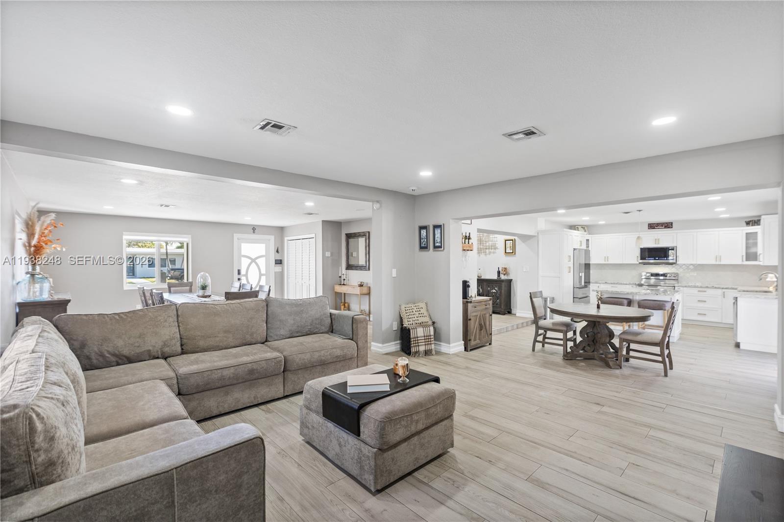 3330 SW 105th Ave Miami, FL 33165