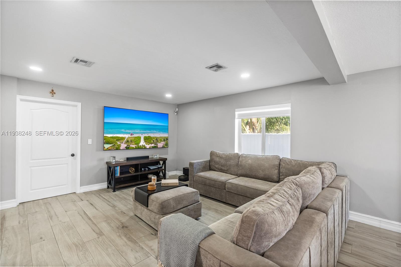 3330 SW 105th Ave Miami, FL 33165