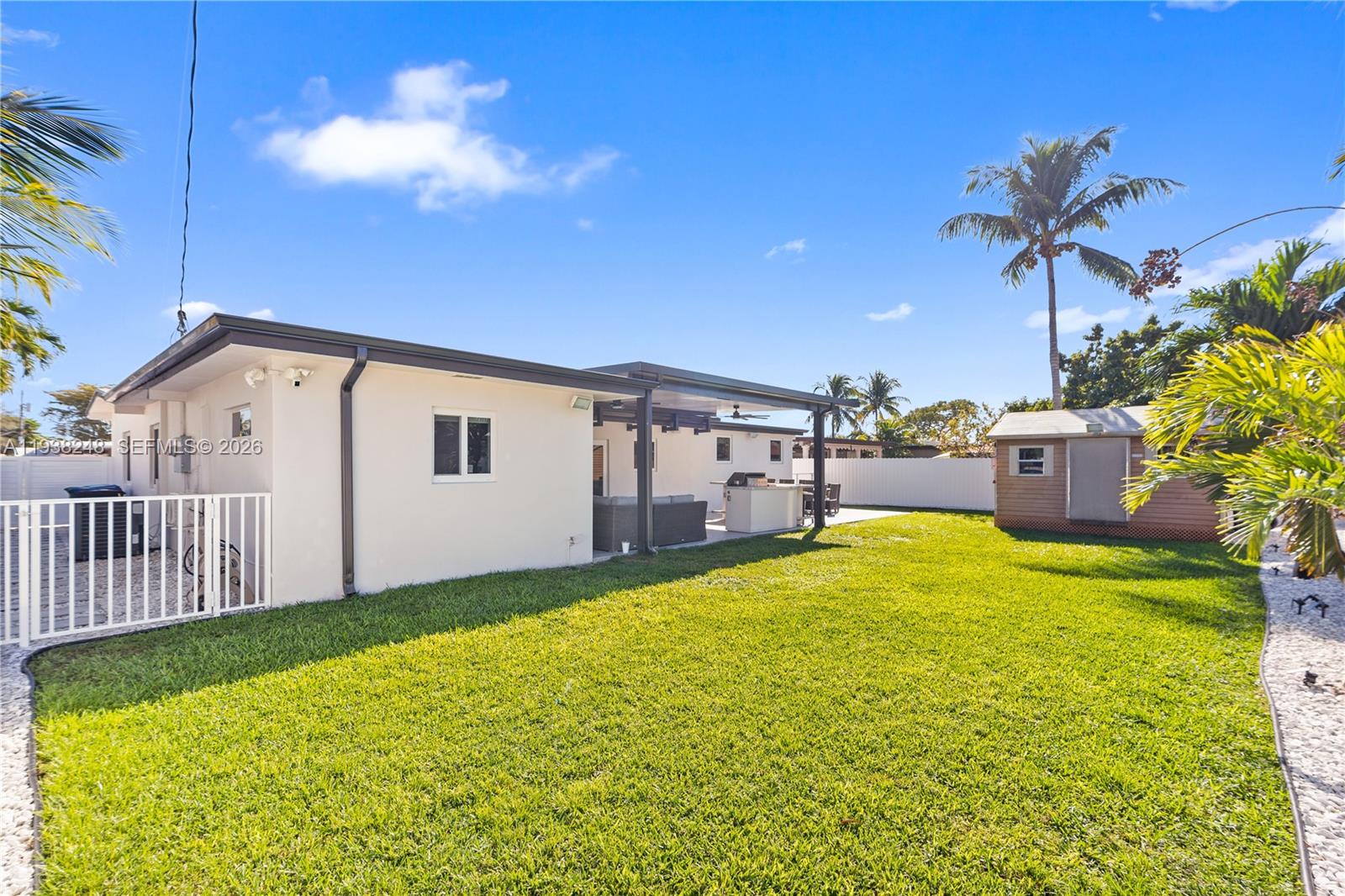 3330 SW 105th Ave Miami, FL 33165