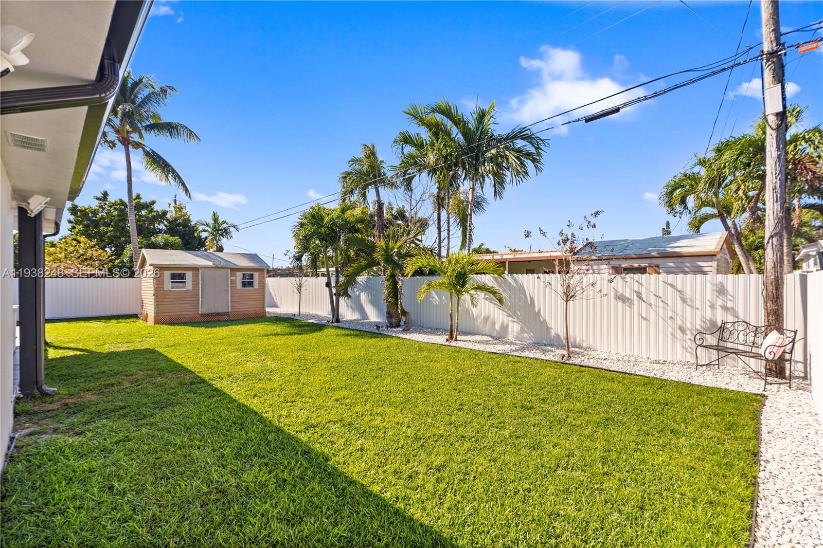 3330 SW 105th Ave Miami, FL 33165