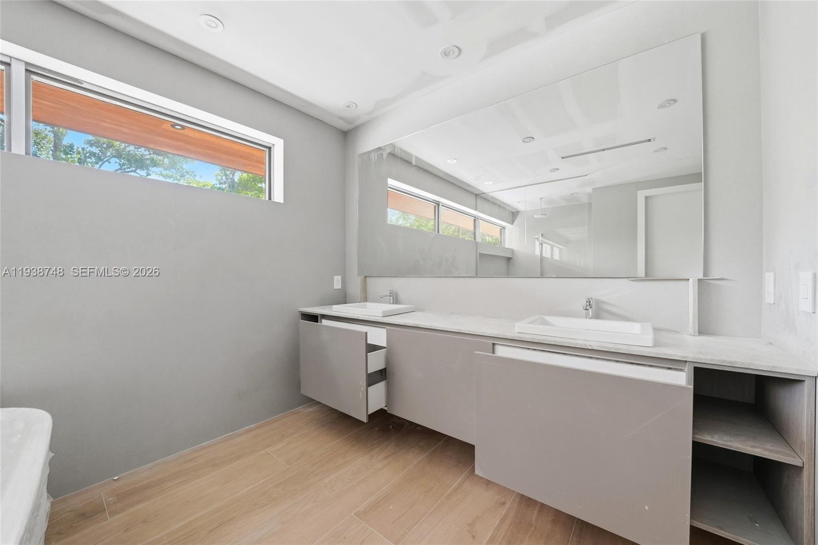 4150 Loquat Ave Miami, FL 33133