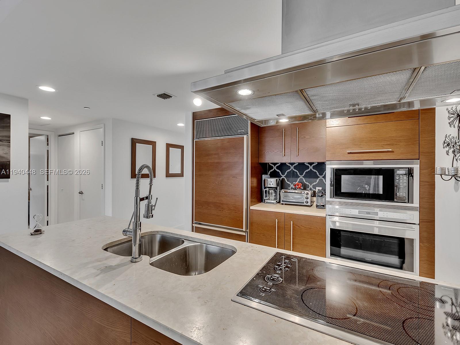 image Icon Brickell II6