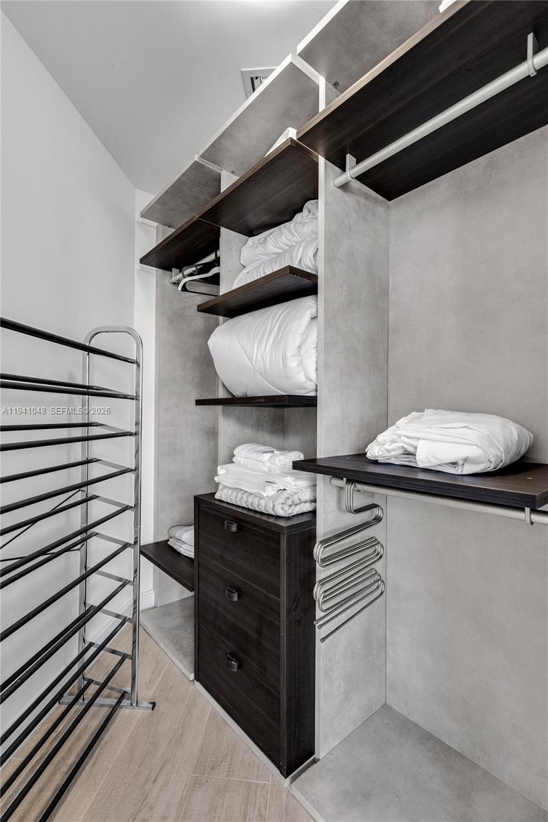 image Brickell Heights East18