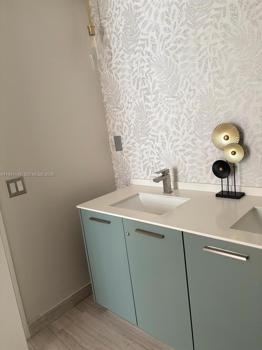 1300 Brickell Bay Dr Miami, FL 33131