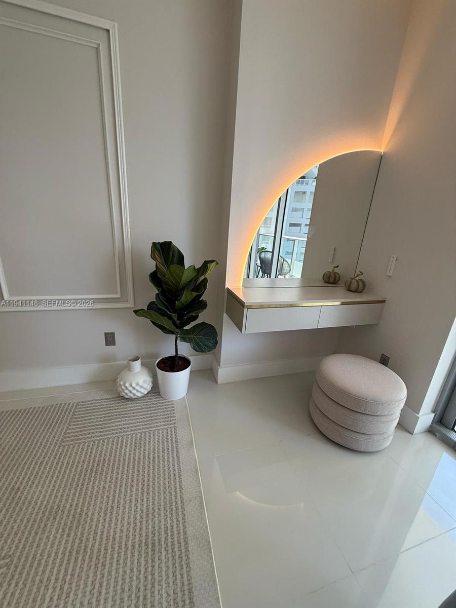 1300 Brickell Bay Dr Miami, FL 33131