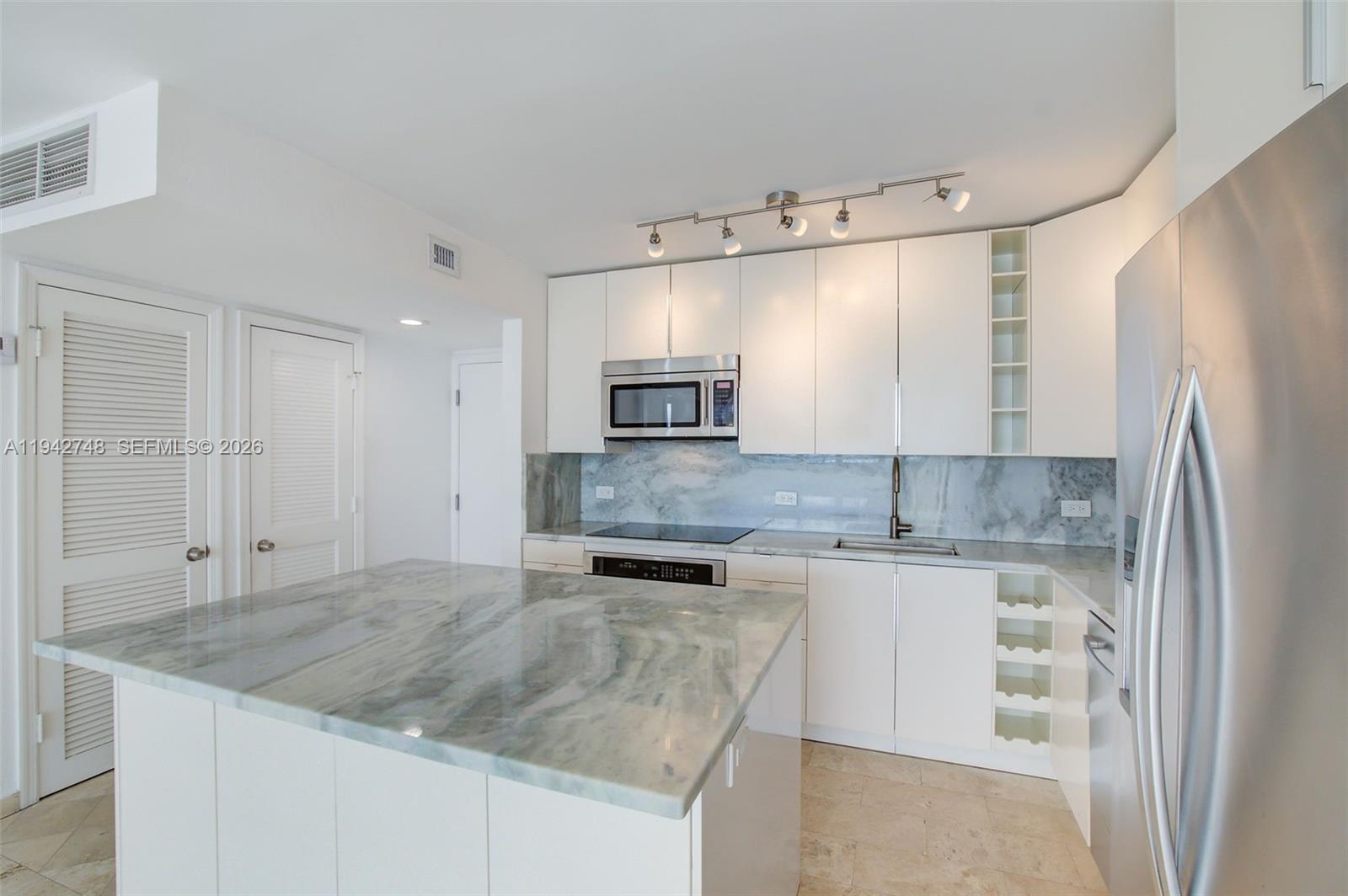 5 Island Ave #15E Miami Beach, FL 33139