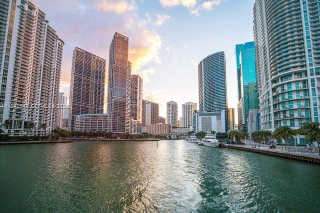 image Epic Residences & Hotel4