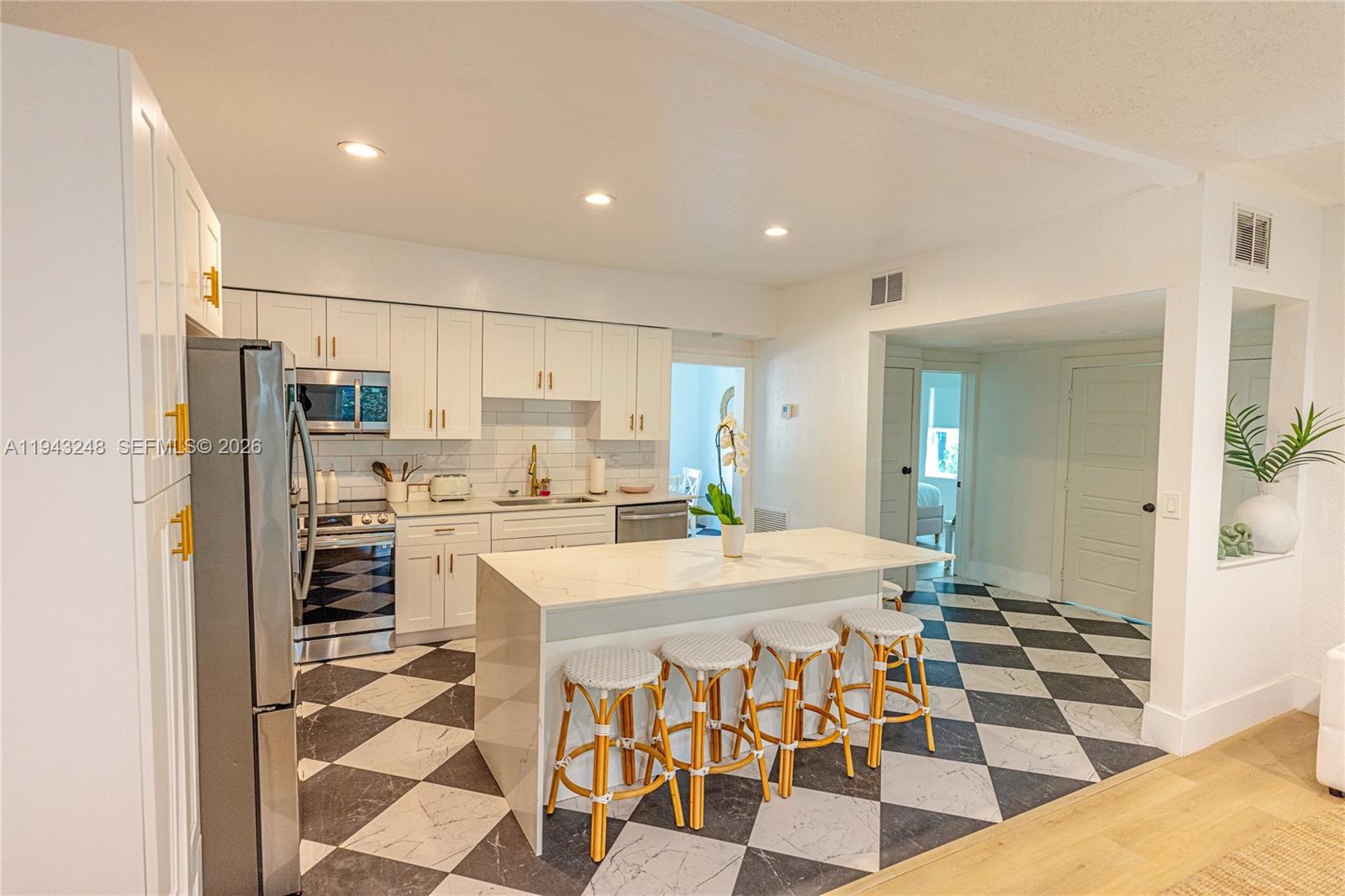 745 NW 47th Ter Miami, FL 33127