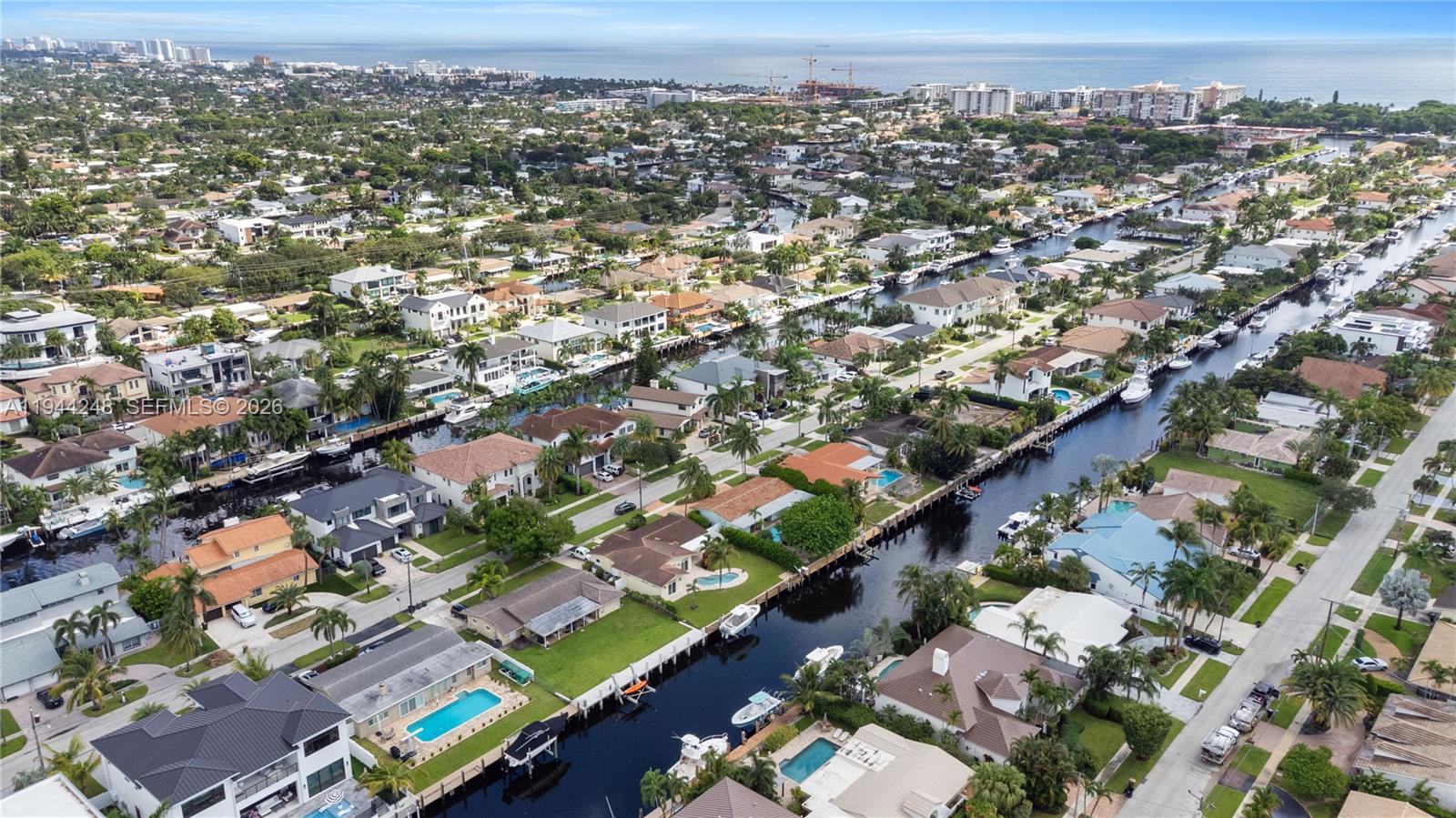 2530 NE 48th St Lighthouse Point, FL 33064