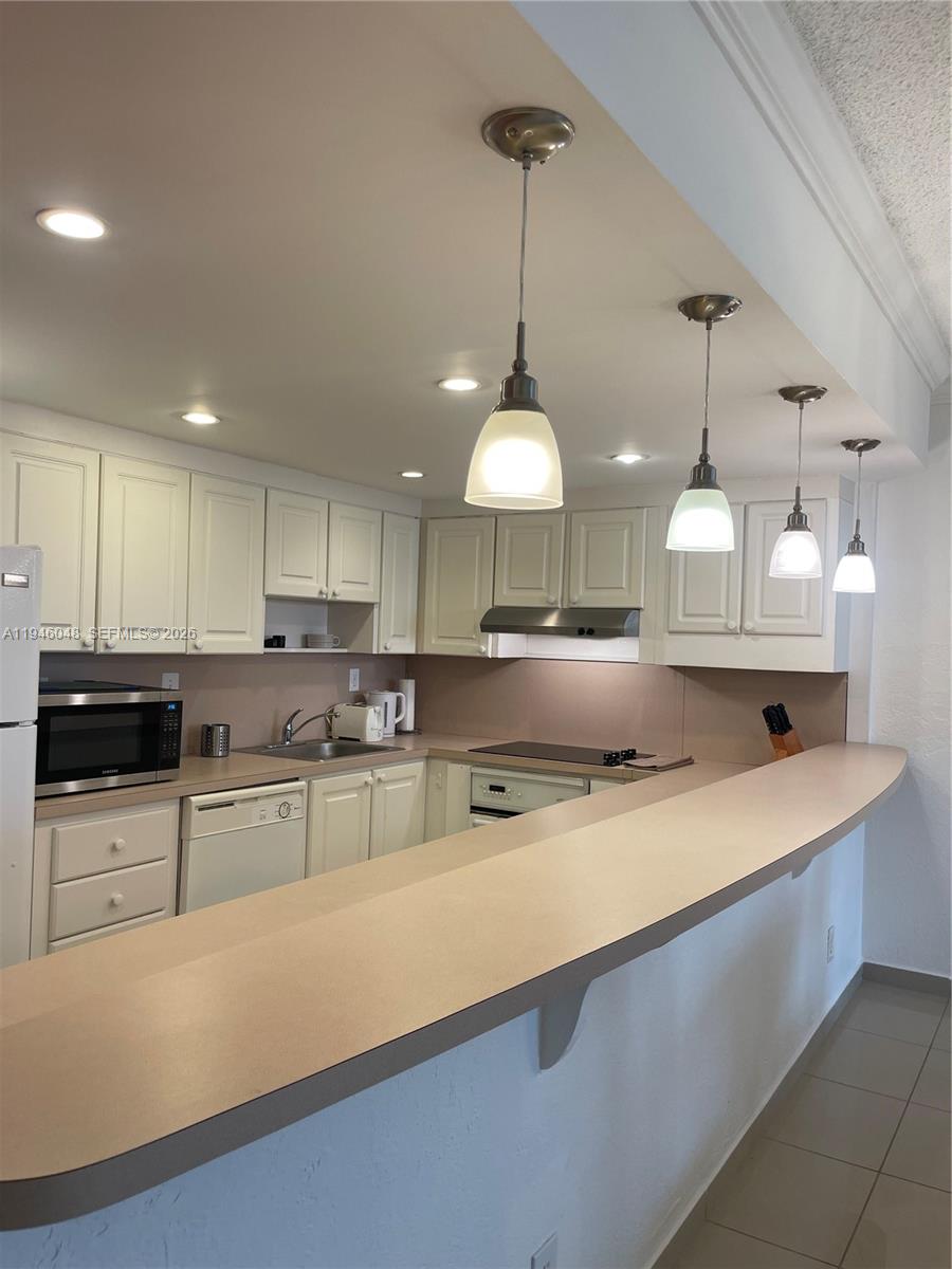 19390 Collins Ave #1405 Sunny Isles Beach, FL 33160