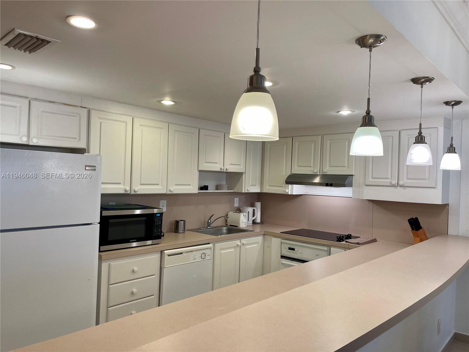 19390 Collins Ave #1405 Sunny Isles Beach, FL 33160