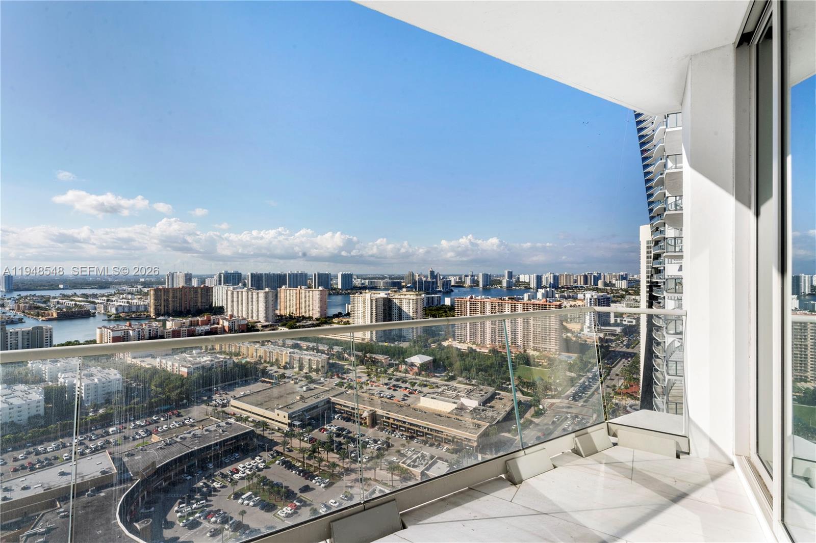 image Jade Signature28