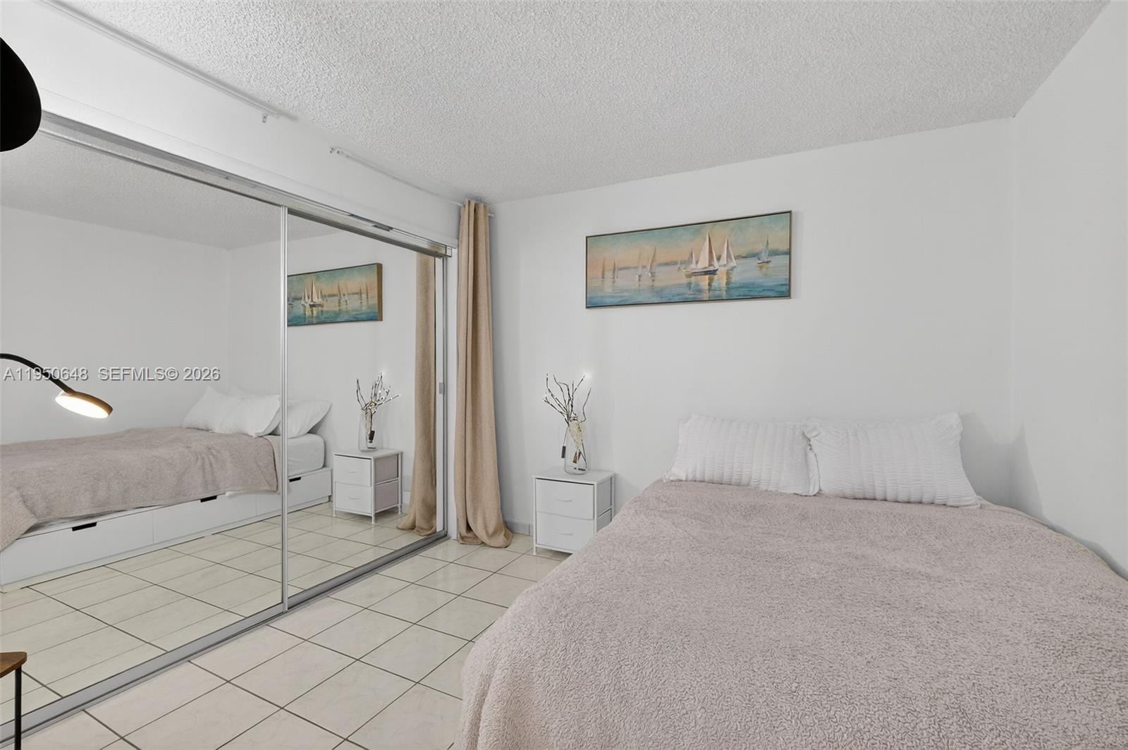 2401 Collins Ave #1103 Miami Beach, FL 33140