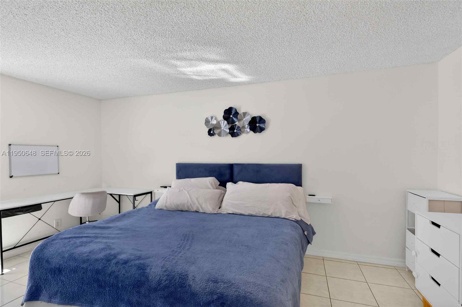 2401 Collins Ave #1103 Miami Beach, FL 33140