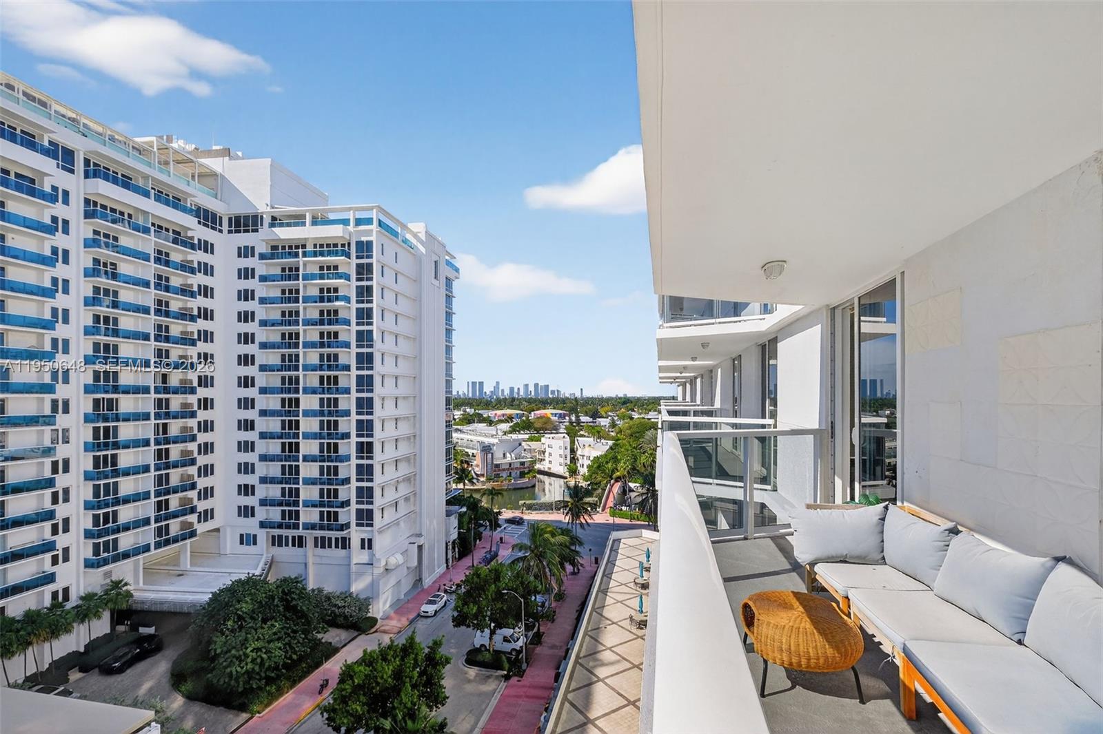 2401 Collins Ave #1103 Miami Beach, FL 33140