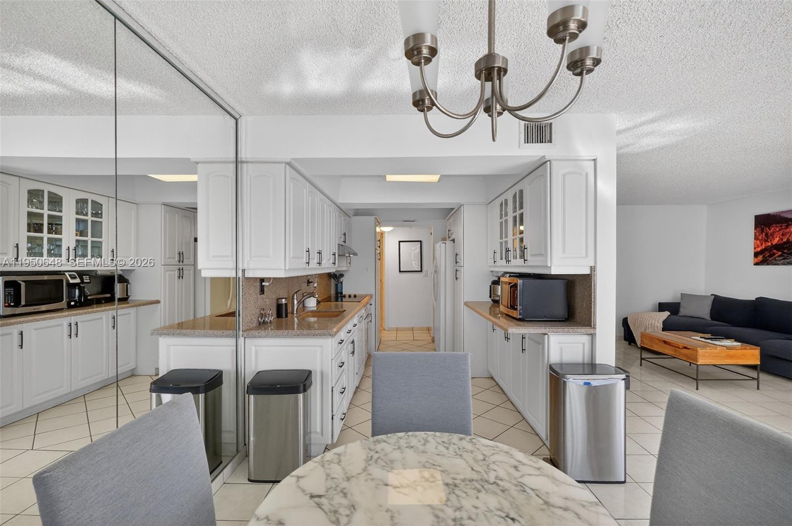 2401 Collins Ave #1103 Miami Beach, FL 33140