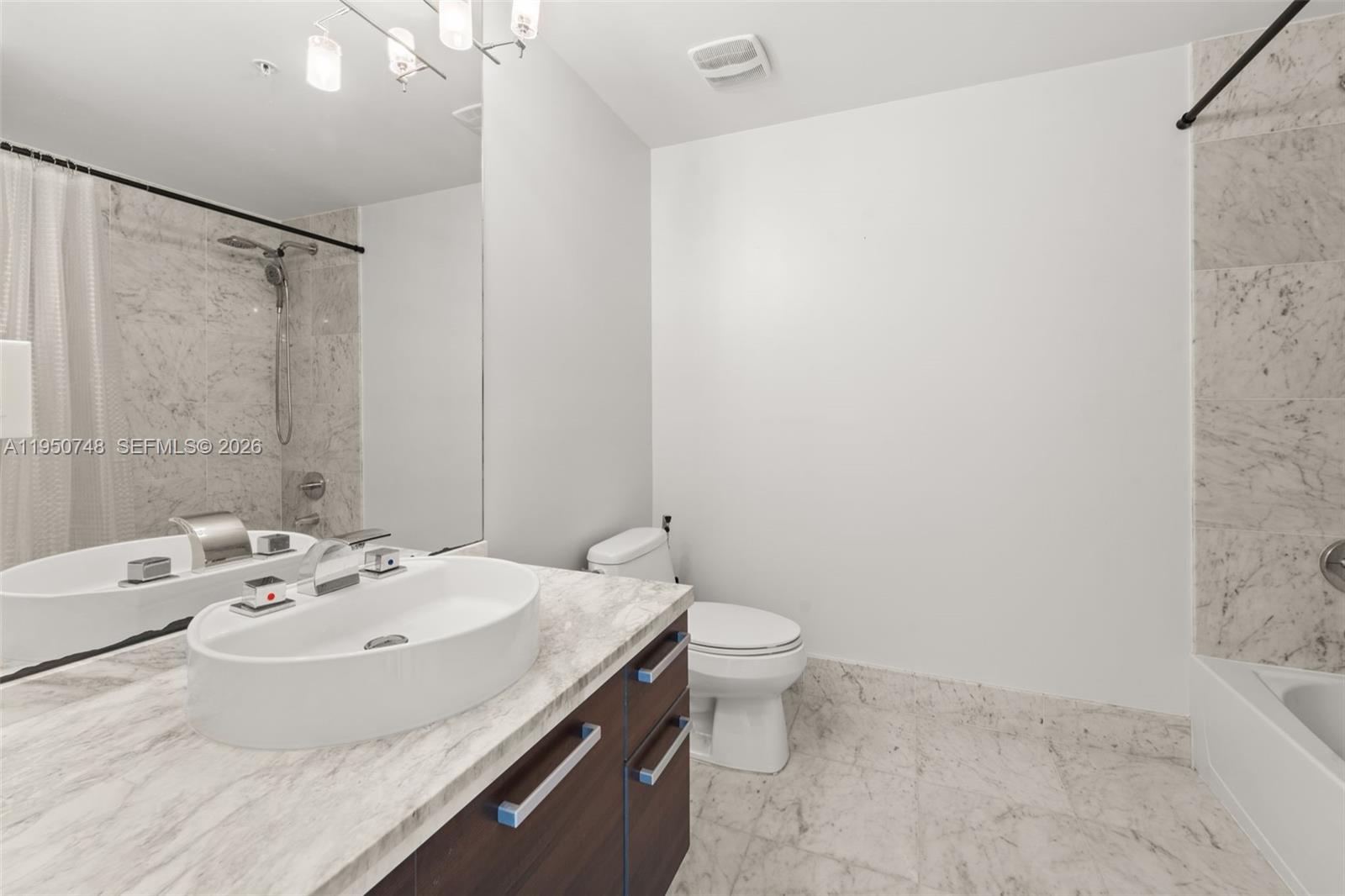 image Vizcayne North9