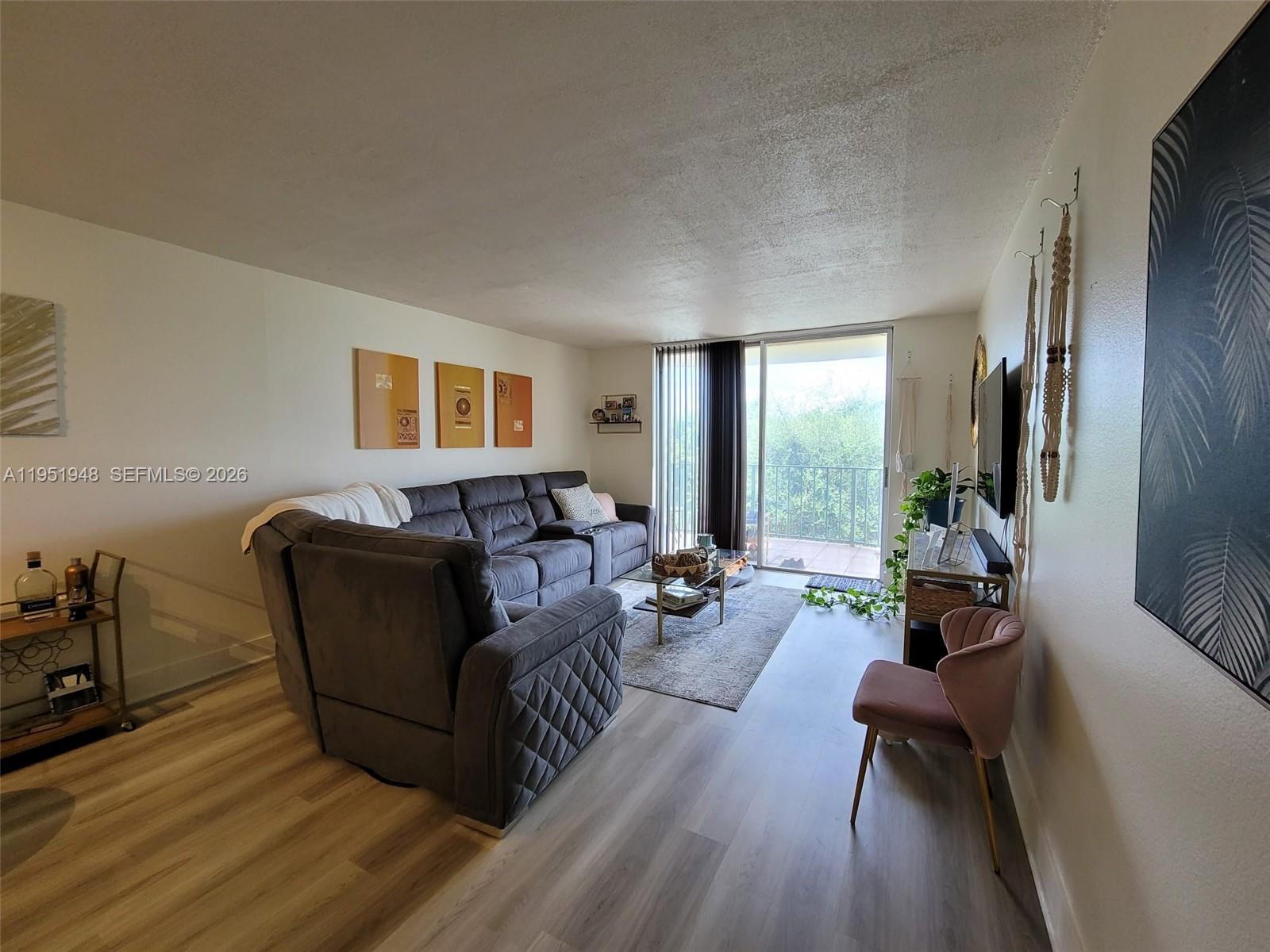 9320 Fontainebleau Blvd #510 Miami, FL 33172