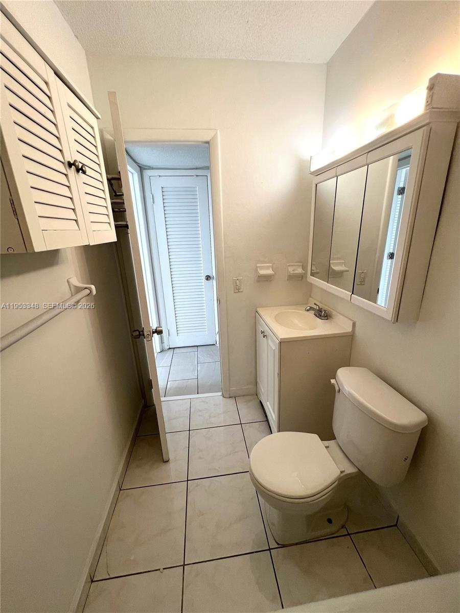 1800 79th St Cswy #A305 North Bay Village, FL 33141