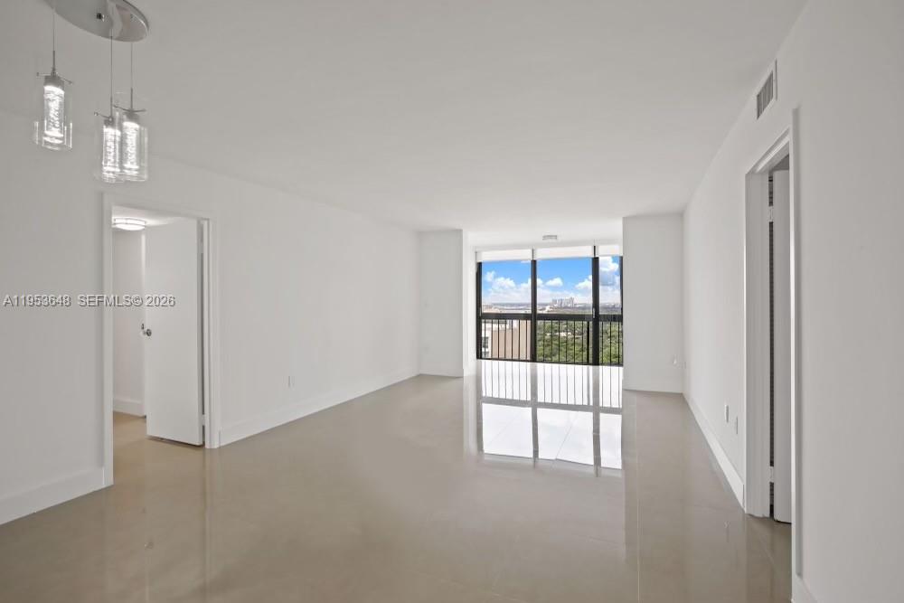 image Brickell Bay Club10