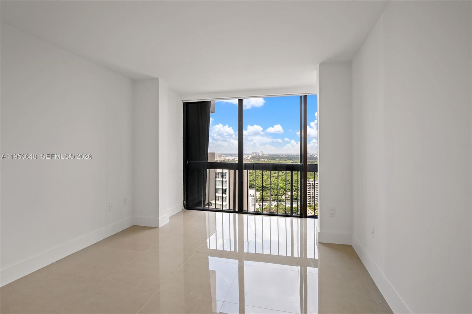 image Brickell Bay Club2