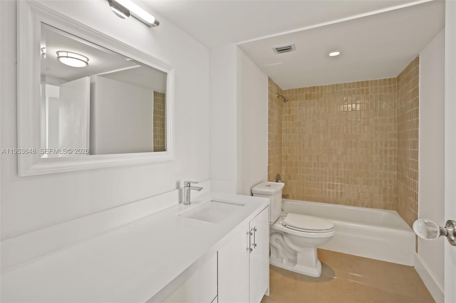 image Brickell Bay Club4