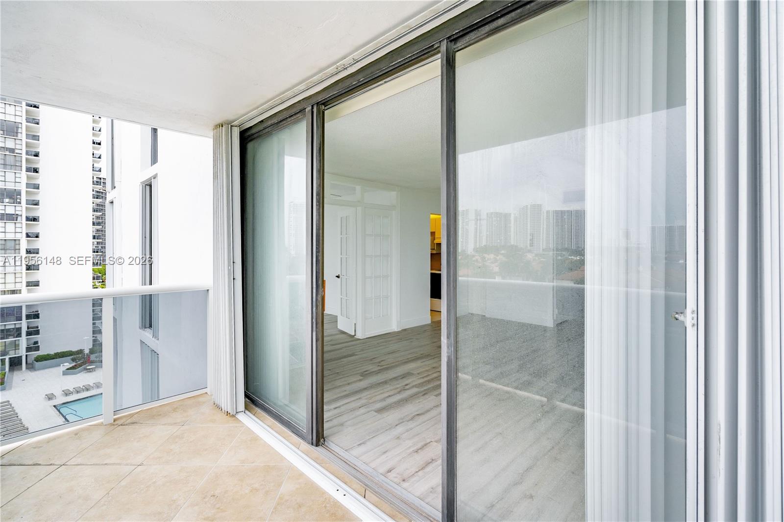 3625 N Country Clb Dr #901 Aventura, FL 33180