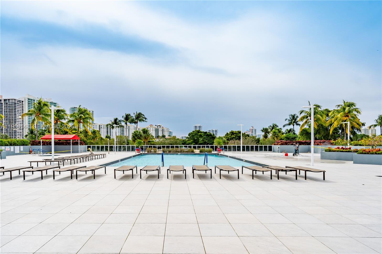 3625 N Country Clb Dr #901 Aventura, FL 33180