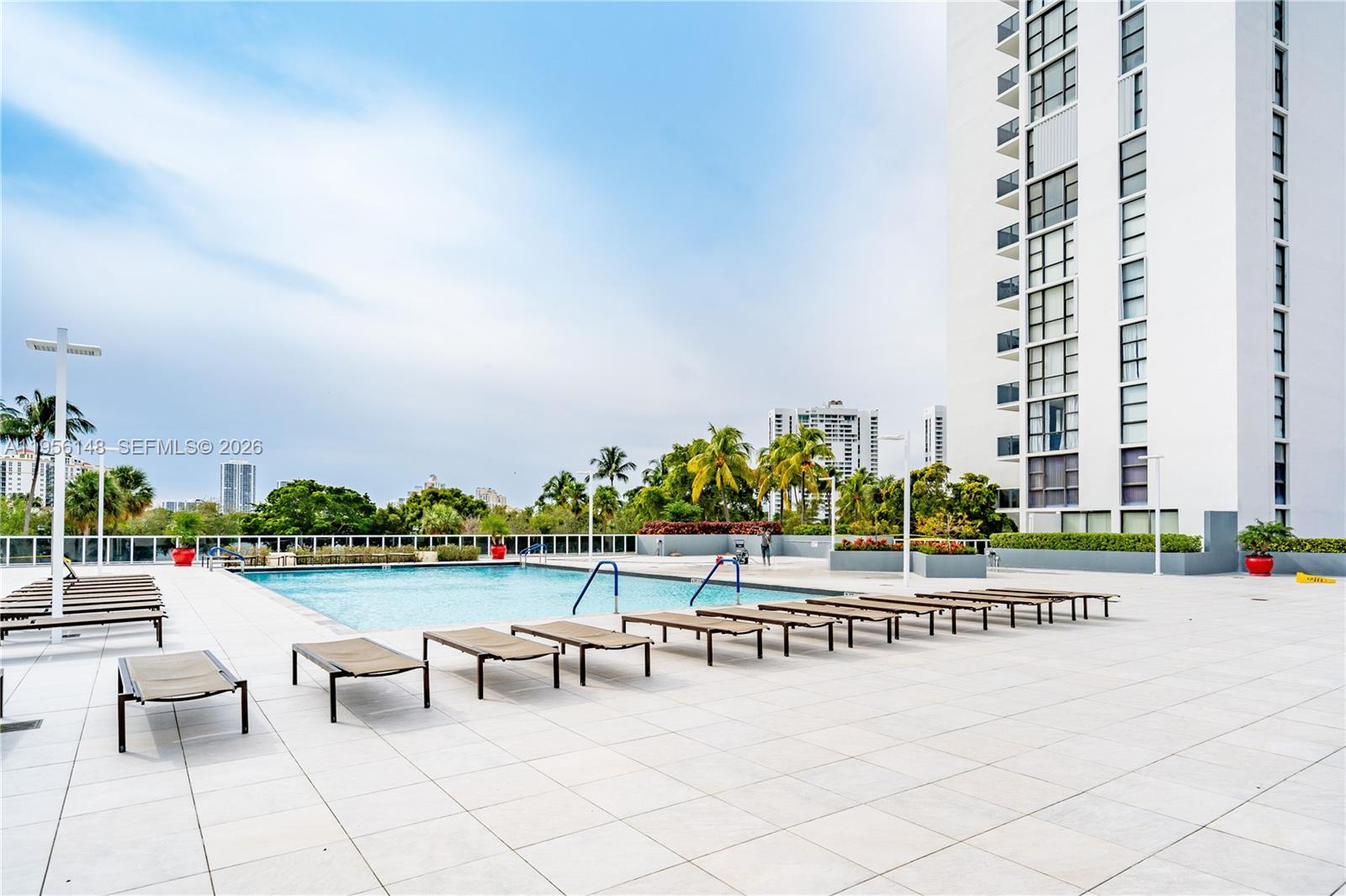 3625 N Country Clb Dr #901 Aventura, FL 33180