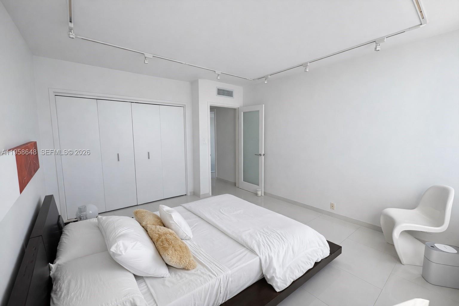 image Mirador 1000 (South Tower)26