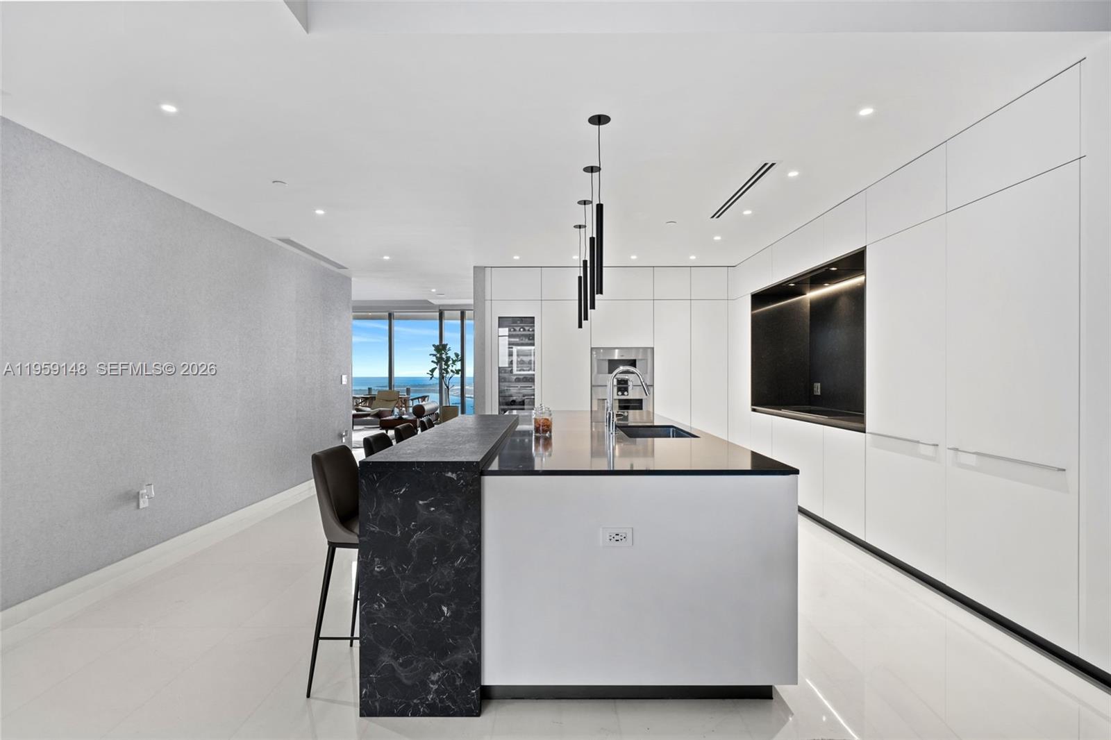 300 Biscayne Blvd Way #4602 Miami, FL 33131