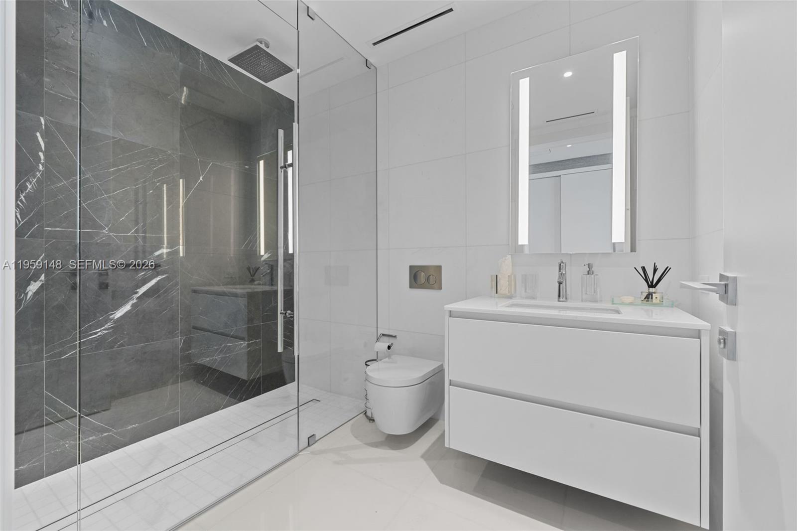 300 Biscayne Blvd Way #4602 Miami, FL 33131