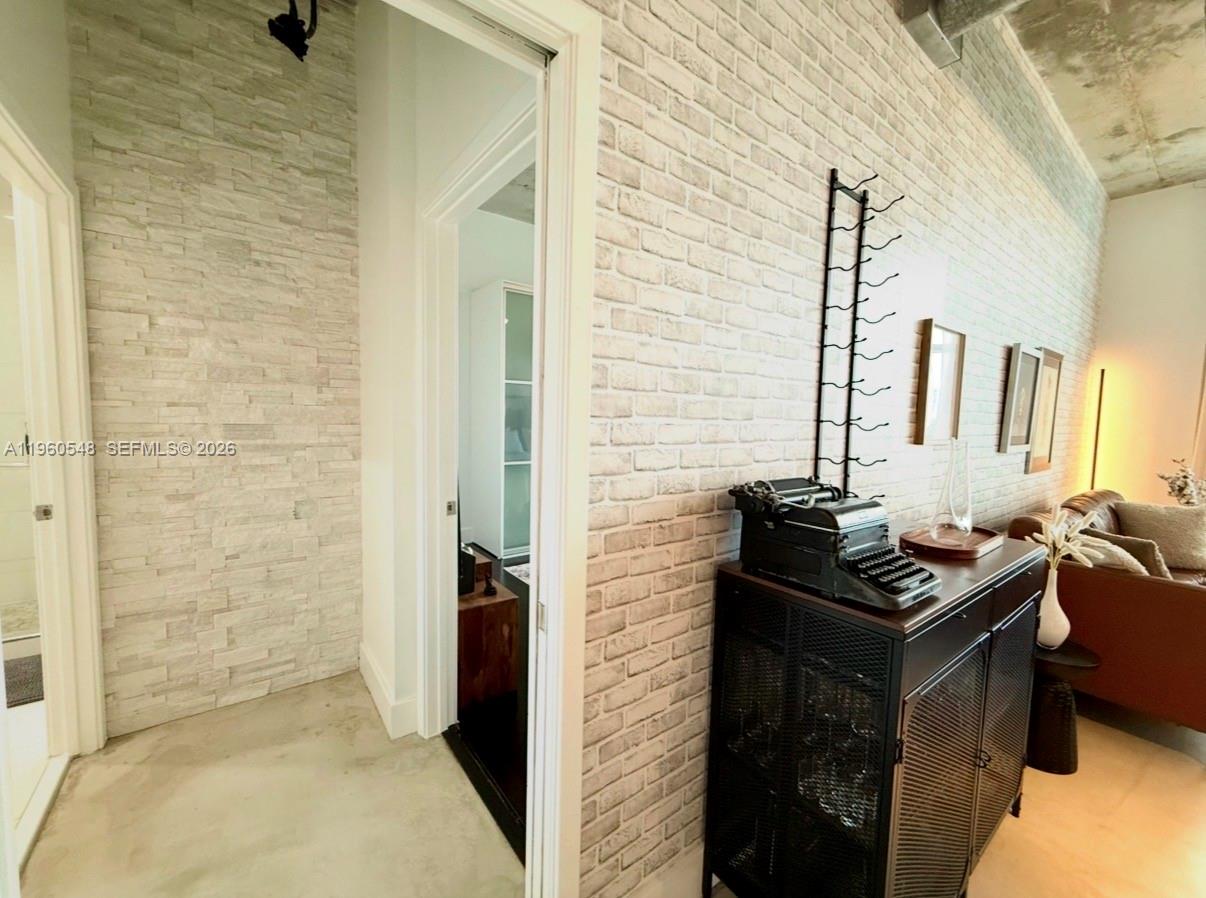 image Cite on the Bay West13