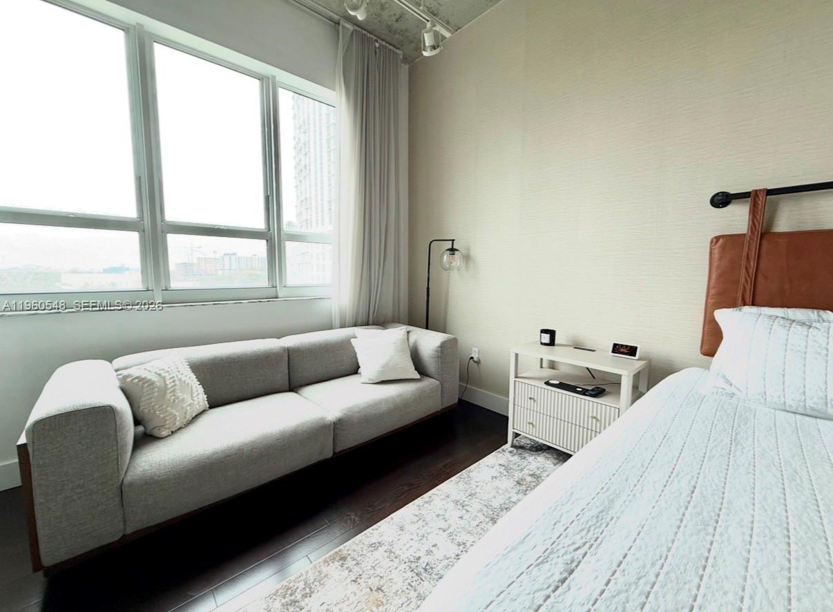 image Cite on the Bay West20