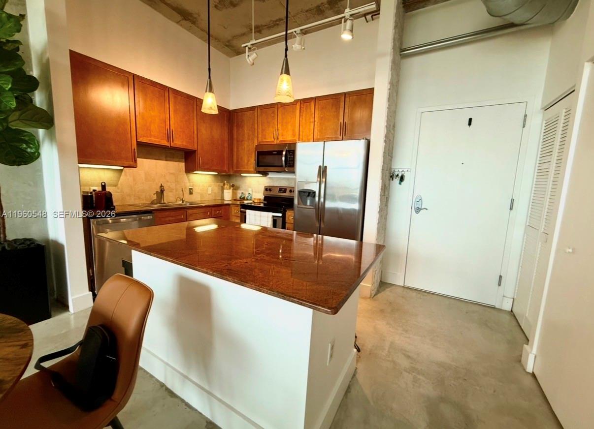 image Cite on the Bay West3