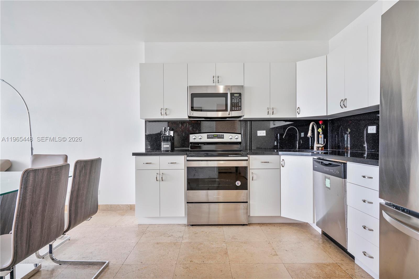 5601 Collins Ave #423 Miami Beach, FL 33140