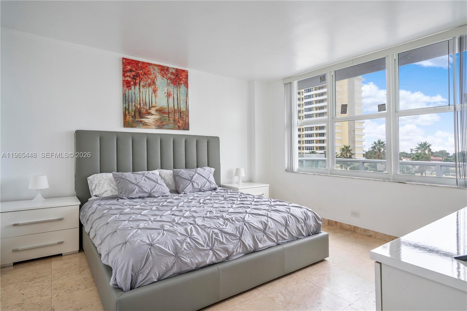 5601 Collins Ave #423 Miami Beach, FL 33140