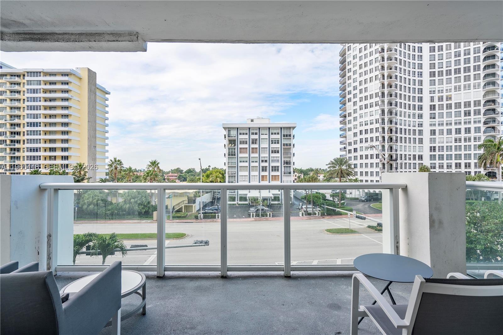 5601 Collins Ave #423 Miami Beach, FL 33140