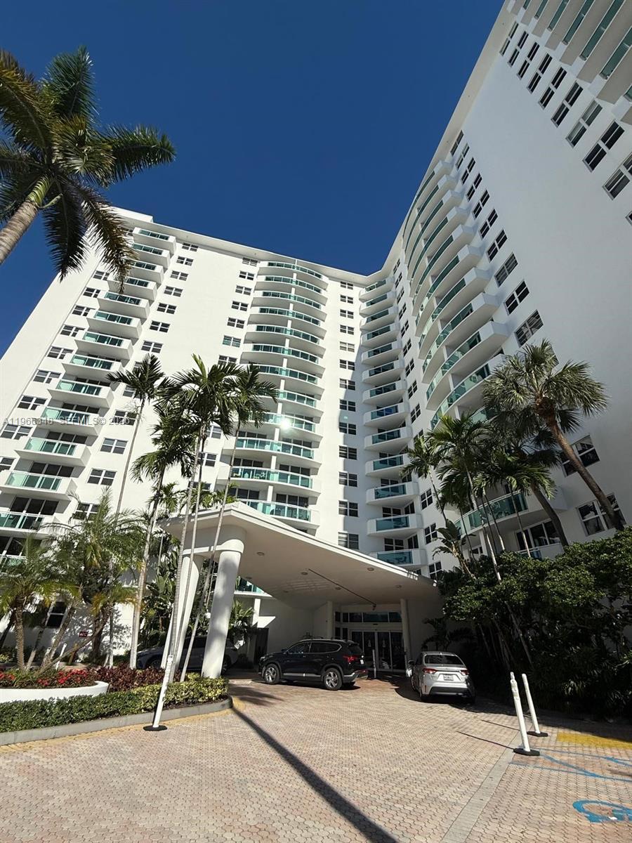 3001 S Ocean Dr #107