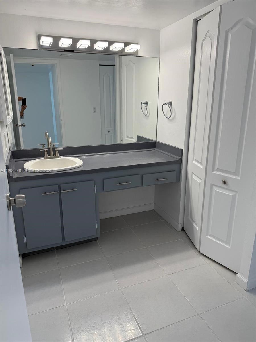 image Arlen House East10