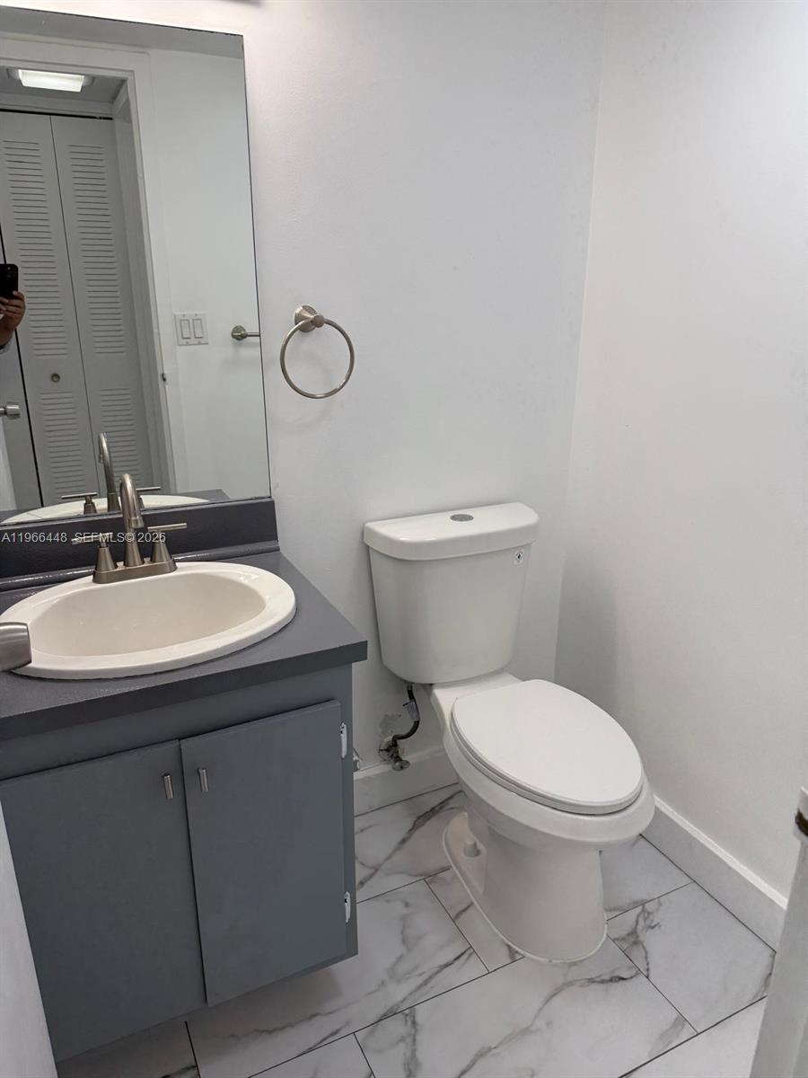 image Arlen House East11