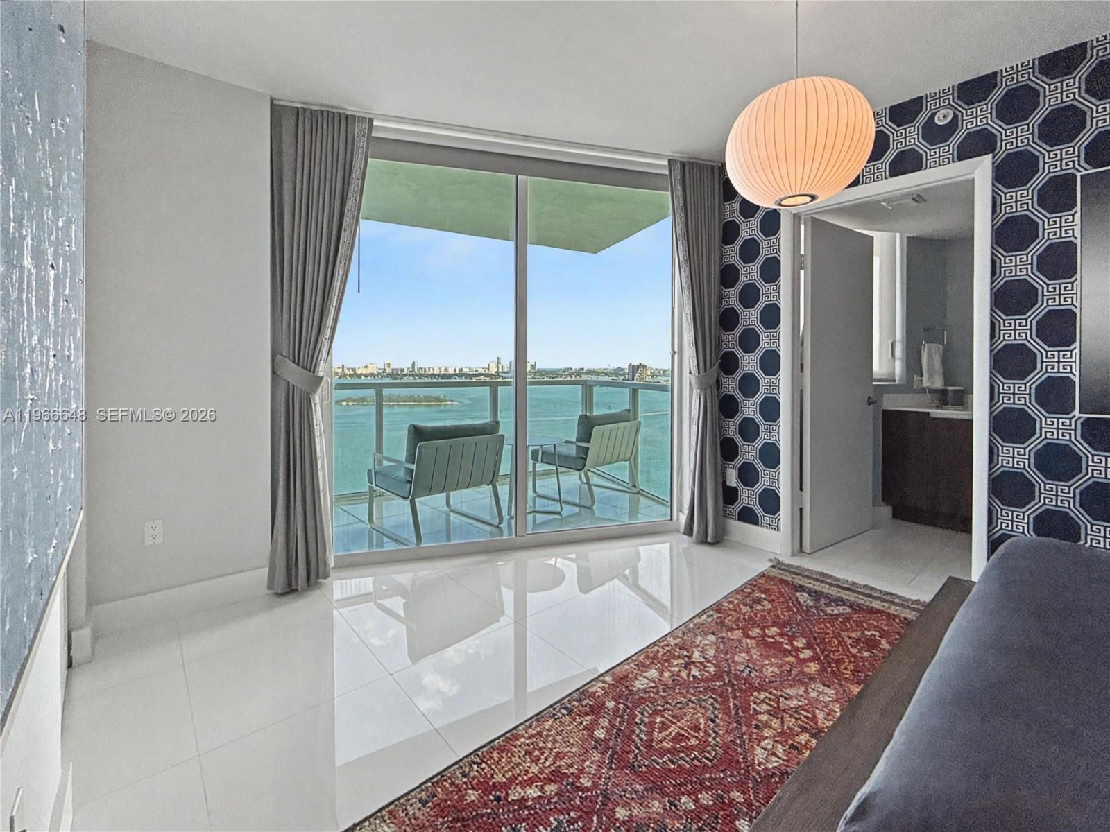 image Onyx on the Bay11