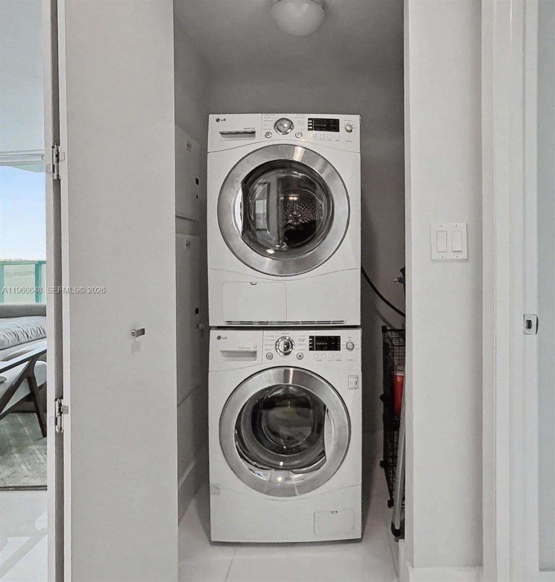 image Onyx on the Bay14