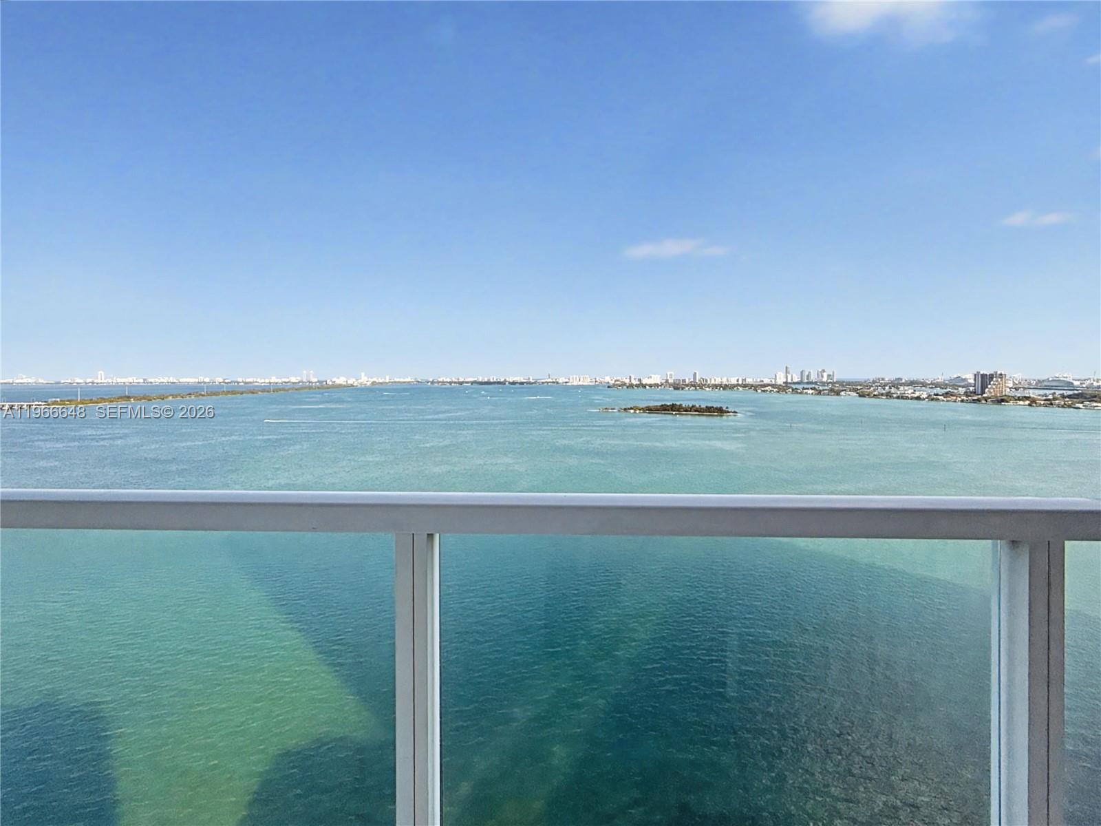 image Onyx on the Bay1