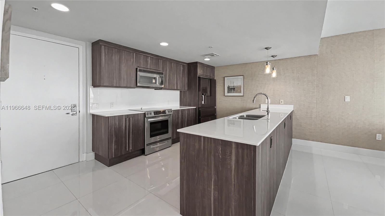 image Onyx on the Bay8