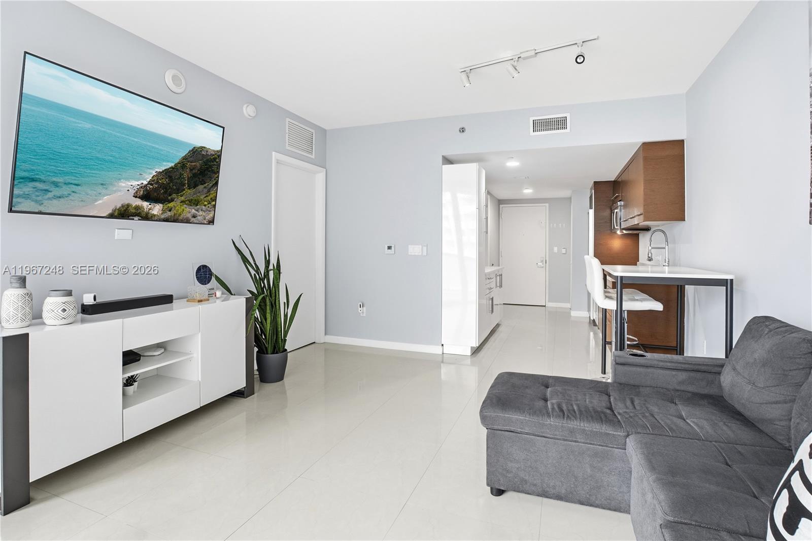 495 Brickell Ave #1608 Miami, FL 33131