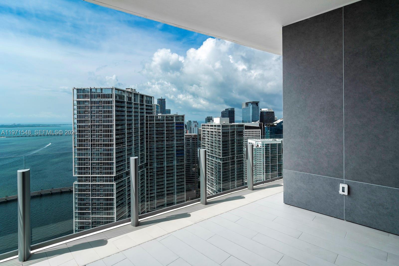 image Aston Martin Residences1