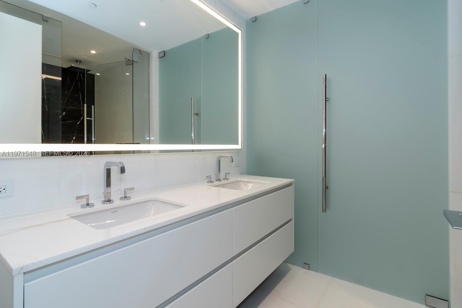 image Aston Martin Residences24