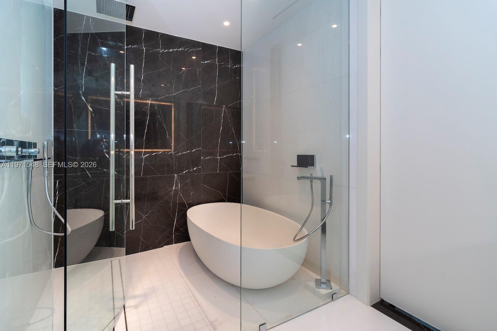 image Aston Martin Residences26