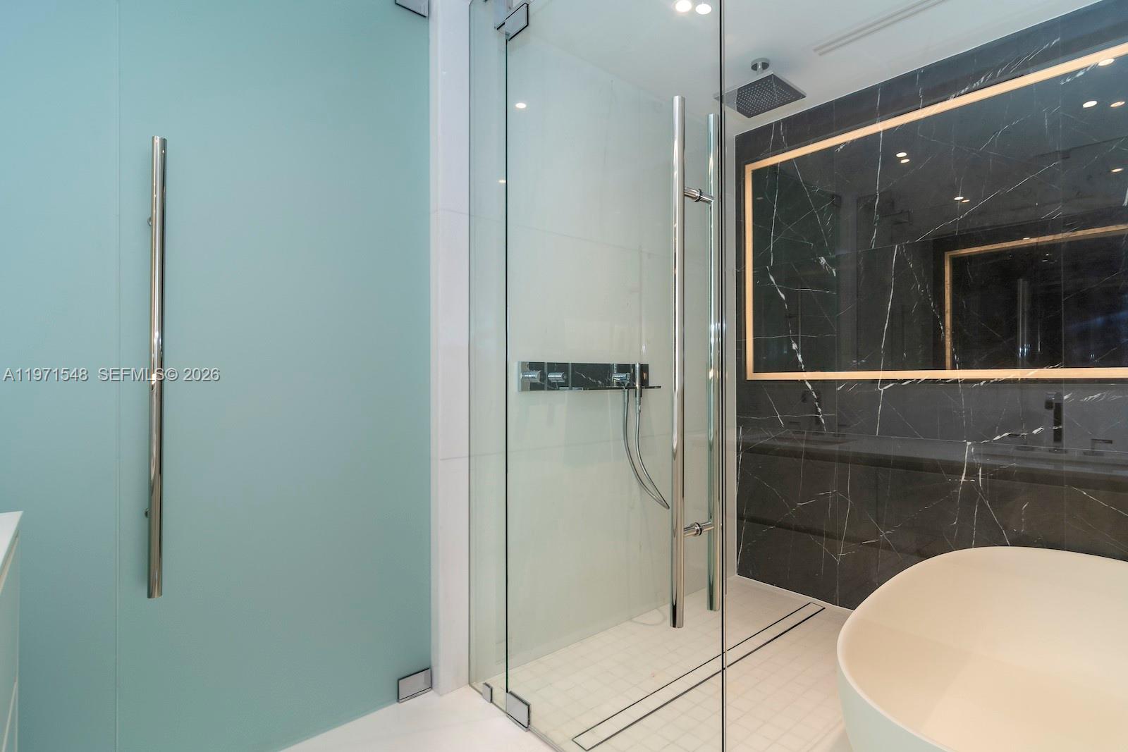 image Aston Martin Residences27